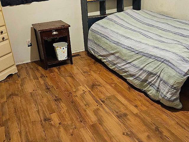 House With Big Master Bdrm Furn Vacant