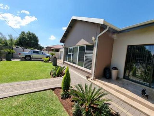 house with flat to let brenthurst