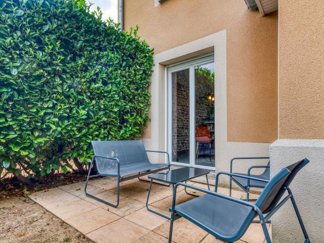 House with garden 10 minutes from Lyon. | Ideal for Mobility & Professional Stays
