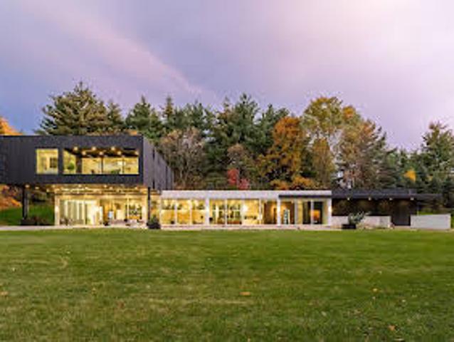 House with Garden and Terrace