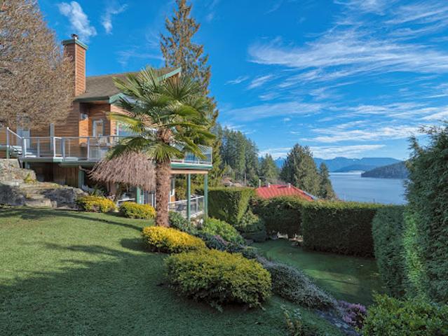 House with garden and terrace