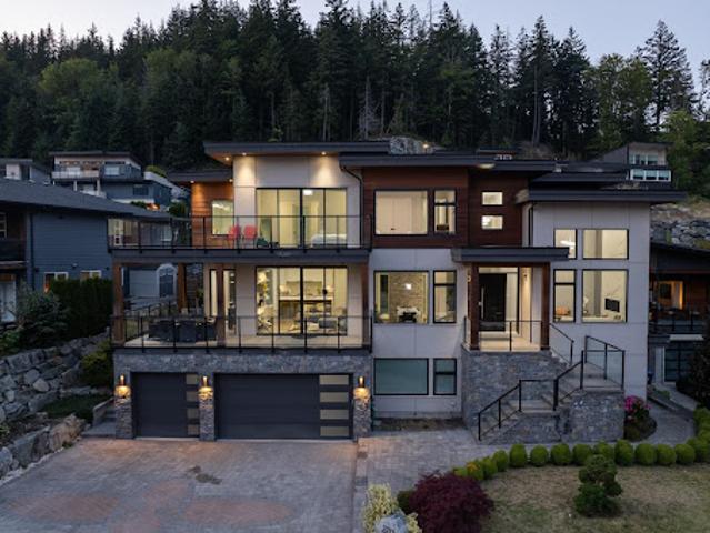 House with garden and terrace