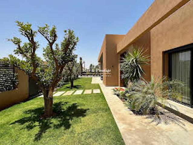 Maison avec piscine et jardin