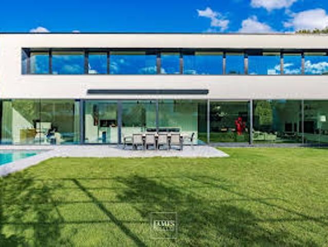 House with Pool