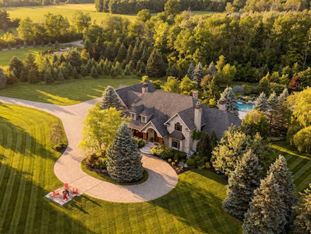 House with pool