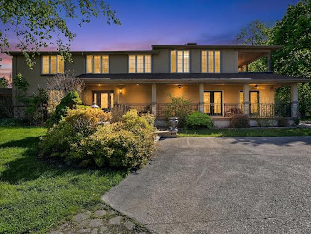 House with pool and garden