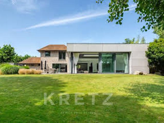 House with Pool and Garden