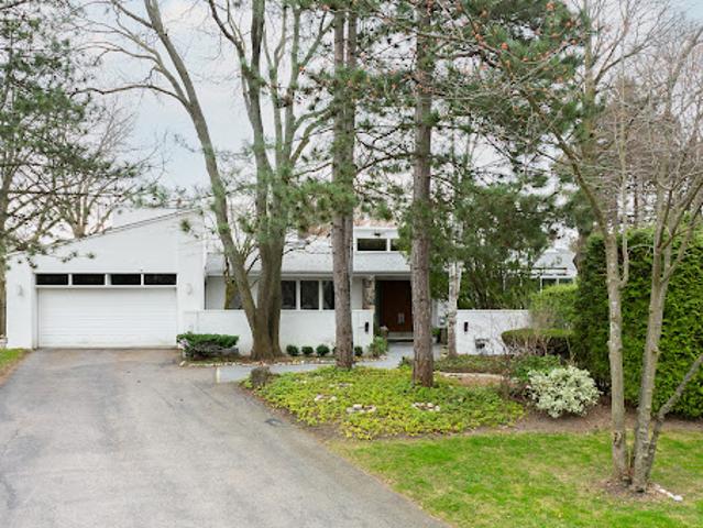 House with pool and garden