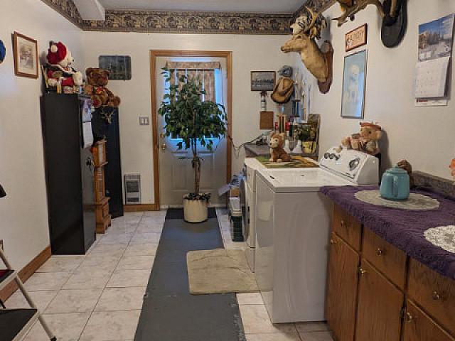 House With Rental Income Potential!