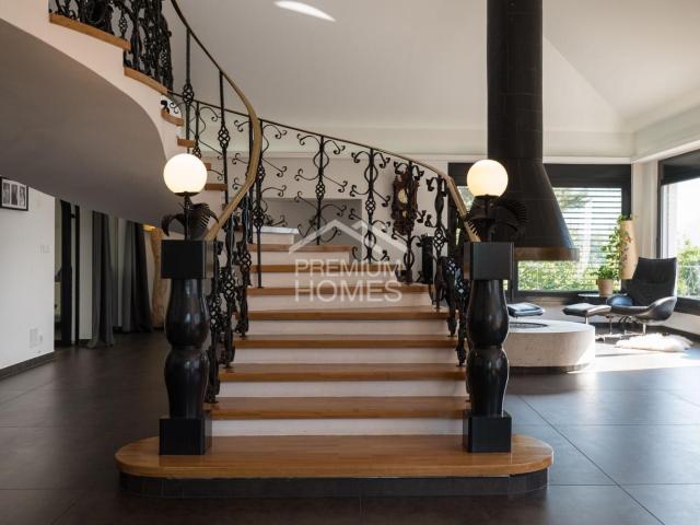 House with 14.5 rooms on sale in Erstfeld 551 m² | dreamo. Ch