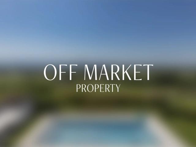 House with 10 rooms on sale in Begnins 450 m² | dreamo. Ch