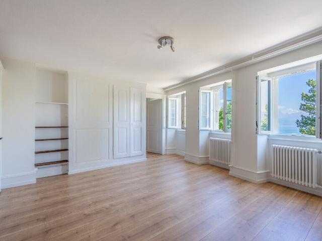 House with 11 rooms on sale in Bourg en Lavaux 298 m² | dreamo. Ch