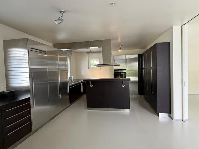 House with 11 rooms for rent in Epalinges 500 m² | dreamo. Ch