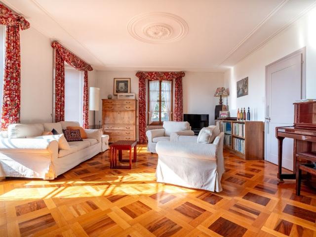 House with 12 rooms on sale in Bonvillars 600 m² | dreamo. Ch