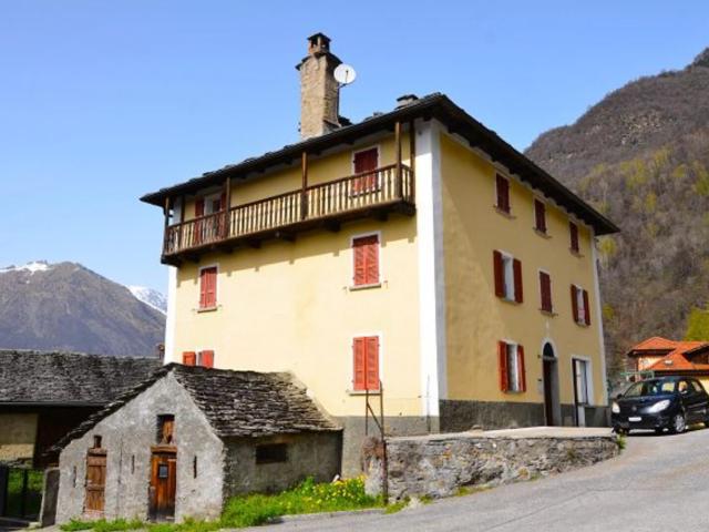 House with 12.5 rooms on sale in Dangio Torre 270 m² | dreamo. Ch