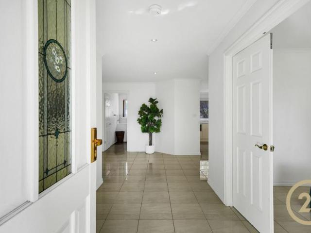 House 4 Bedroom For Rent Caroline Springs, ES102721226