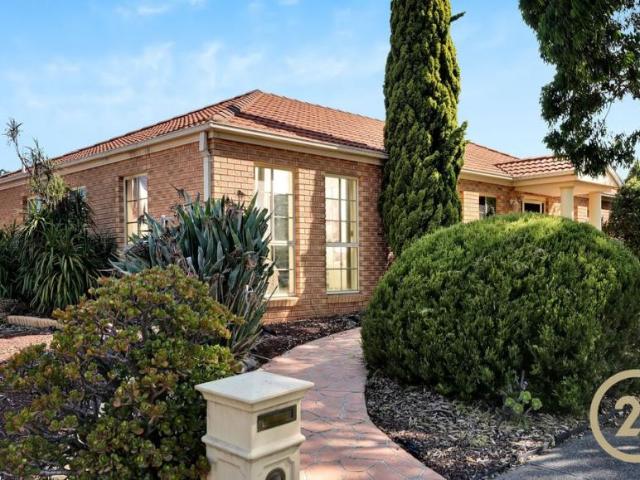 For Rent 4 Bedroom House Caroline Springs, DS102721226