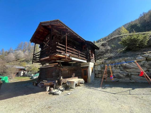 House with 4 rooms on sale in Ayer 72 m² | dreamo. Ch