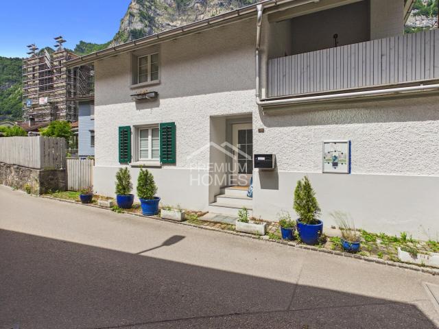 House with 5.5 rooms on sale in Netstal Glarus 206 m² | dreamo. Ch