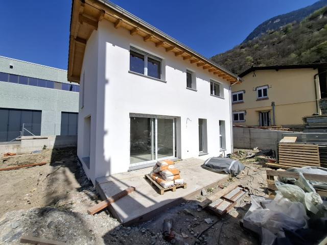 House with 5 rooms on sale in Cadenazzo | dreamo. Ch