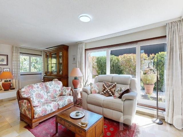 House with 6.5 rooms on sale in La Neuveville 200 m² | dreamo. Ch