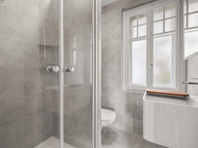 House with 6.5 rooms on sale in Lausanne 200 m² | dreamo. Ch