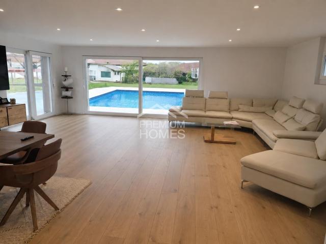 House with 6.5 rooms on sale in Schöftland 255 m² | dreamo. Ch