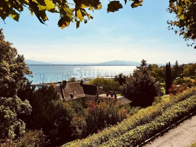 House with 7.5 rooms on sale in Nyon 214 m² | dreamo. Ch
