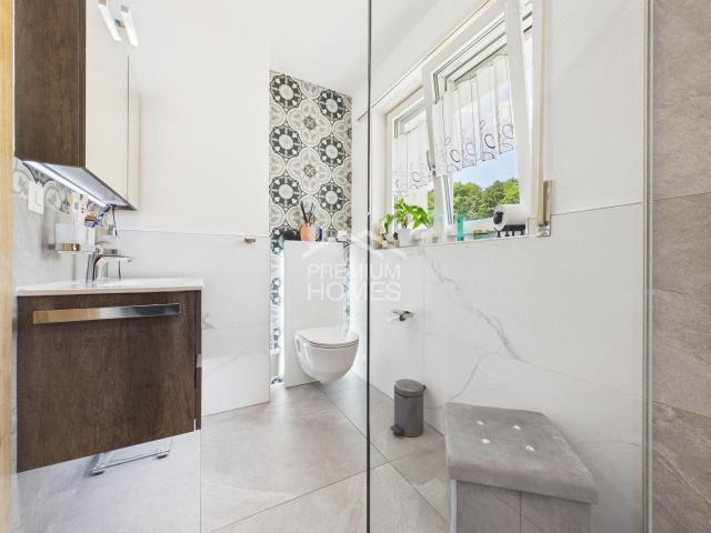 House with 7.5 rooms on sale in Riedholz 174 m² | dreamo. Ch
