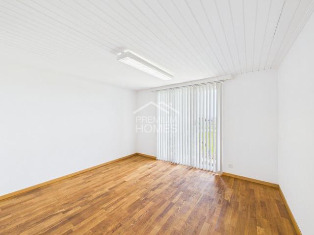 House with 7.5 rooms on sale in Riedholz 174 m² | dreamo. Ch