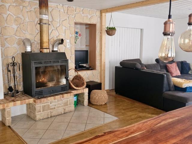 House with 7 rooms on sale in Boveresse 365 m² | dreamo. Ch