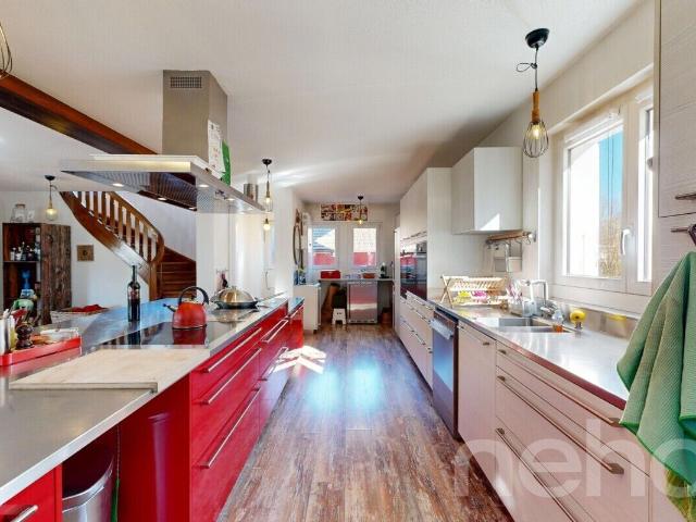 House with 7 rooms on sale in Charrat 315 m² | dreamo. Ch