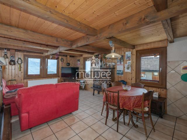 House with 7 rooms on sale in Coeur du Village 165 m² | dreamo. Ch