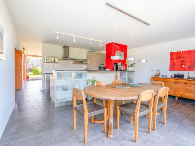 House with 7 rooms on sale in Nyon 248 m² | dreamo. Ch