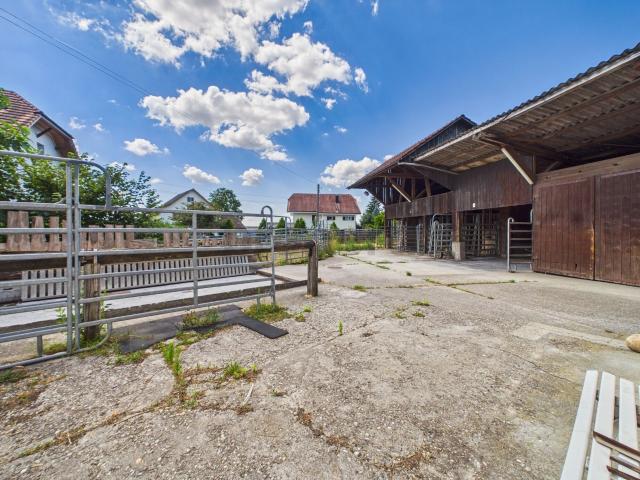 House with 8.5 rooms on sale in Attiswil 280 m² | dreamo. Ch