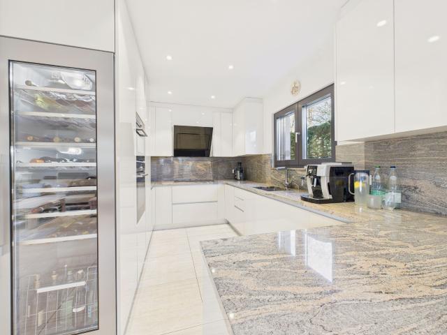 House with 8.5 rooms on sale in Cadempino 280 m² | dreamo. Ch