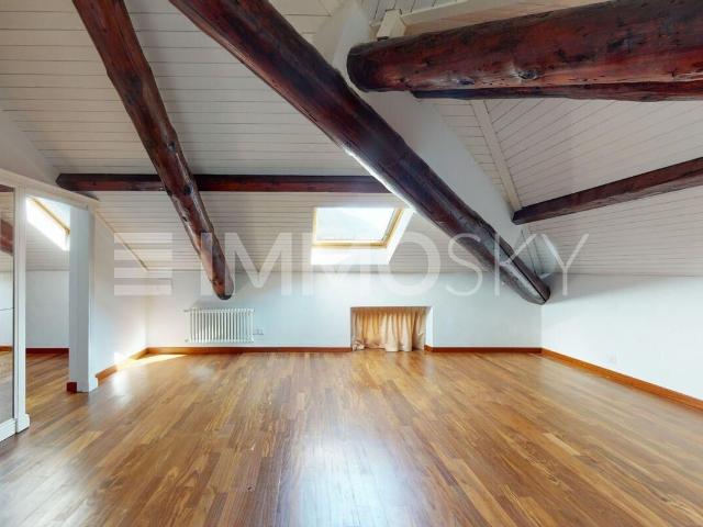 House with 8 rooms on sale in Morbio Inferiore 350 m² | dreamo. Ch