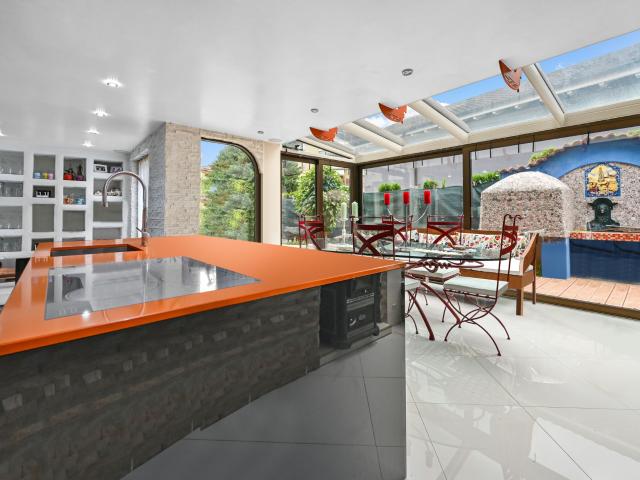 House with 8 rooms on sale in Port Valais 365 m² | dreamo. Ch