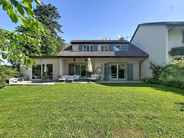 House with 9 rooms on sale in Au cœur de Vessy 378 m² | dreamo. Ch