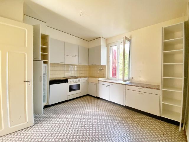 House with 9 rooms on sale in Concise 220 m² | dreamo. Ch