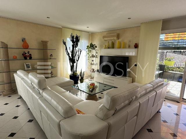 House with 9 rooms on sale in Pura 265 m² | dreamo. Ch