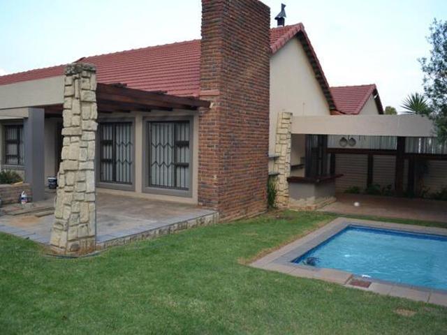 House Alphen Park Gauteng LS67606436