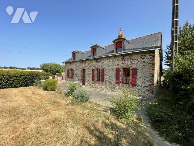 House at 53 Cosmes, COSMES, 53230, France
