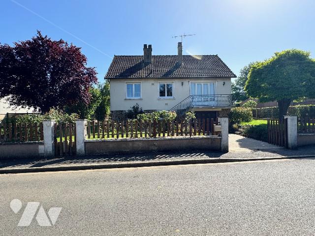 House at 72 Bourg le Roi, BOURG LE ROI, 72610, France