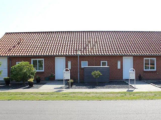 house at 7540 Haderup