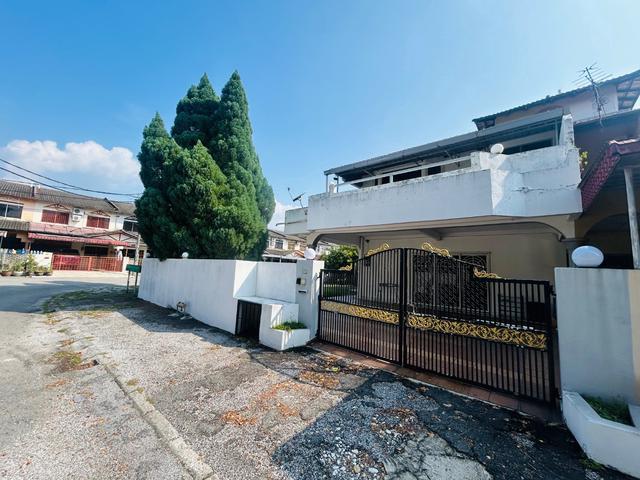 House at Tasek near Bercham and Klebang