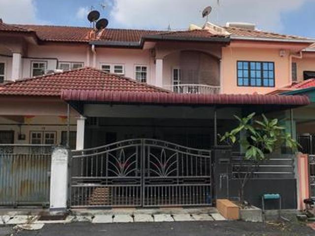 House at Pengkalan Poi Lam Botani International Hospital Botani