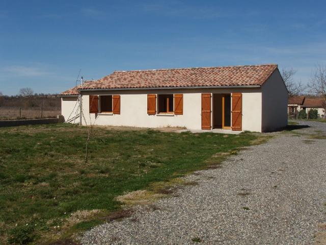 house at POINTIS INARD
