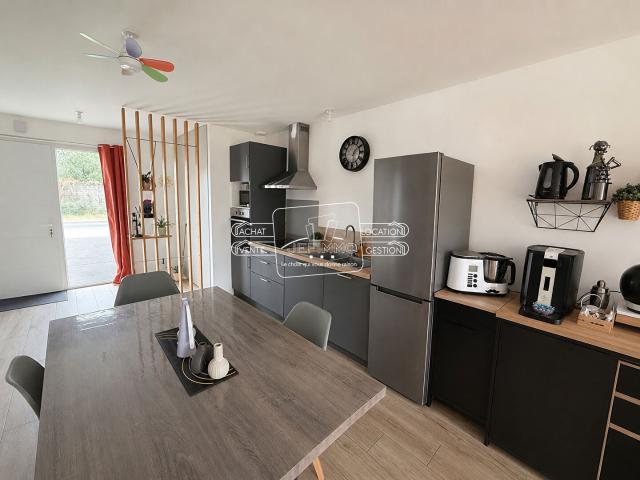 house at Saint laurent des autels 49270