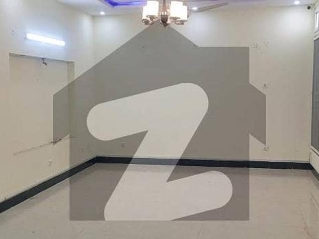 House Available For Rent In D12/2